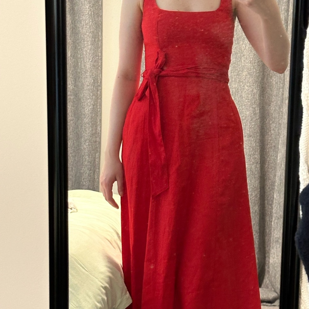 Elegant Red Sleeveless Dress